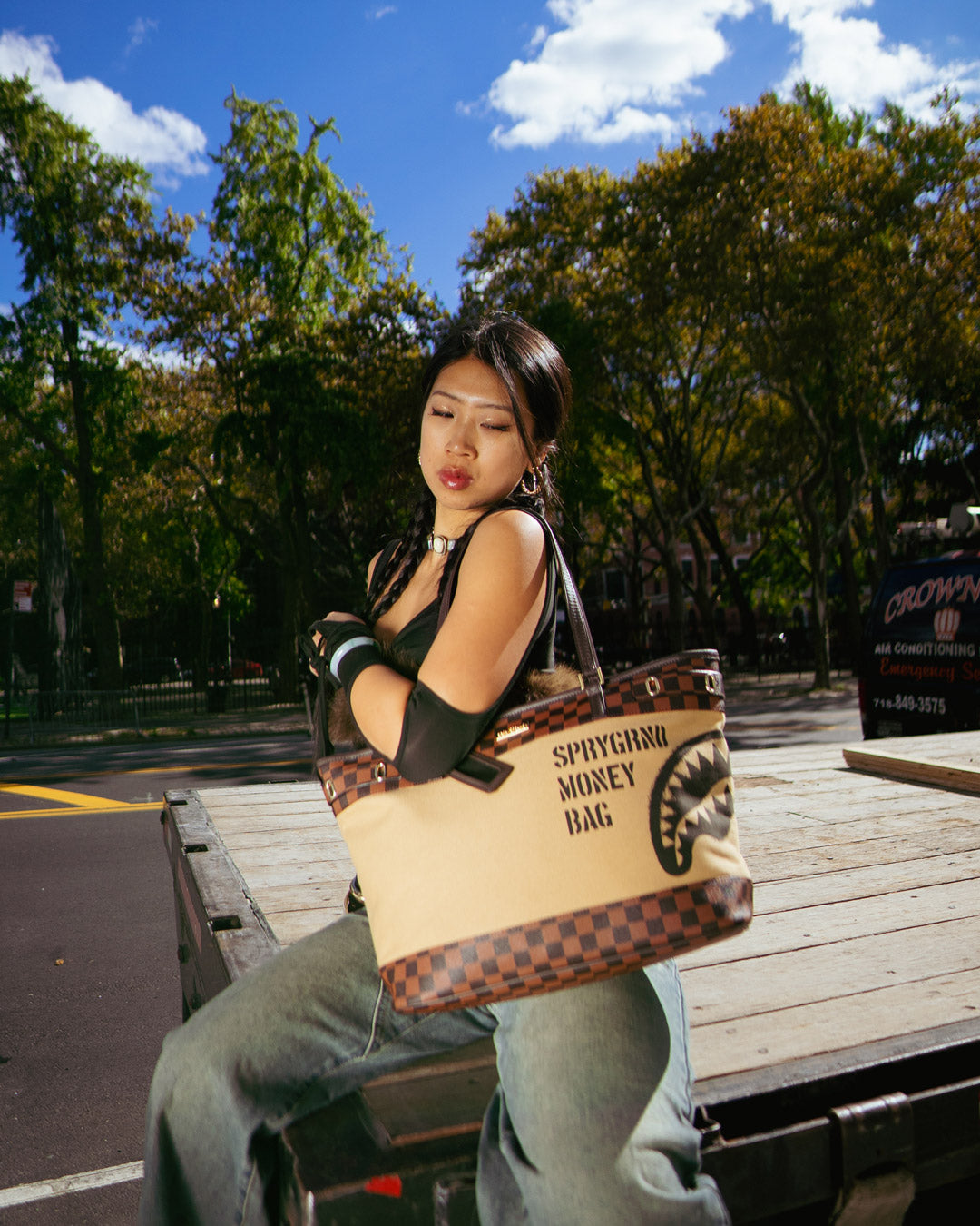 MONEY BAG TOTE